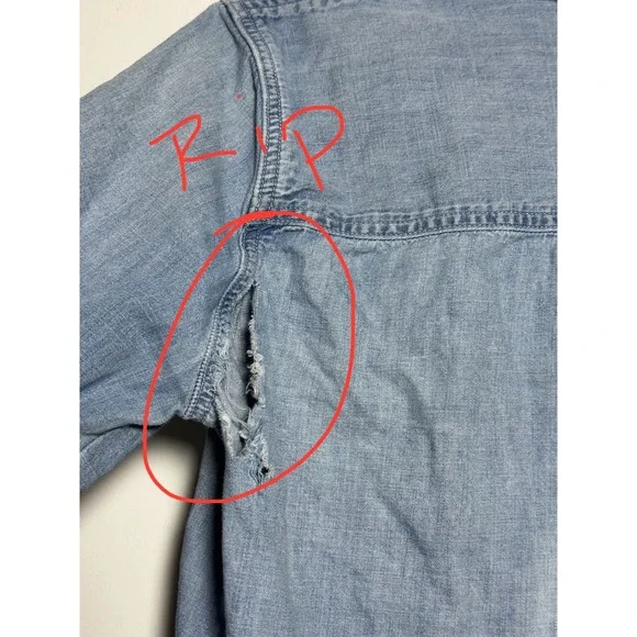 FLAW Madewell Shrunken Denim Shirt Light Wash Button Up Long Sleeve Top Women M - Picture 3 of 9